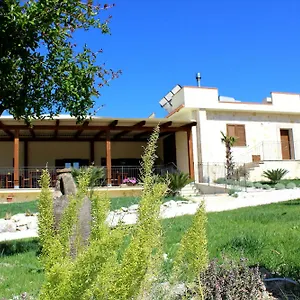 https://agriturismo-la-casa-di-bacco.sicilyhotelsitaly.net
